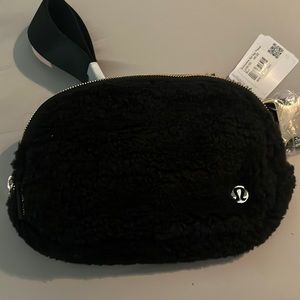 NWT Lululemon everywhere, belt bag, black fleece rare